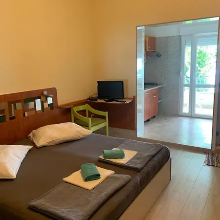 Apartment Seaside Studio 2 *