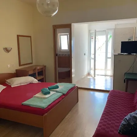 Apartment Seaside Studio 2 *