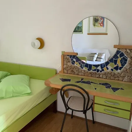 Seaside Studio 2 *